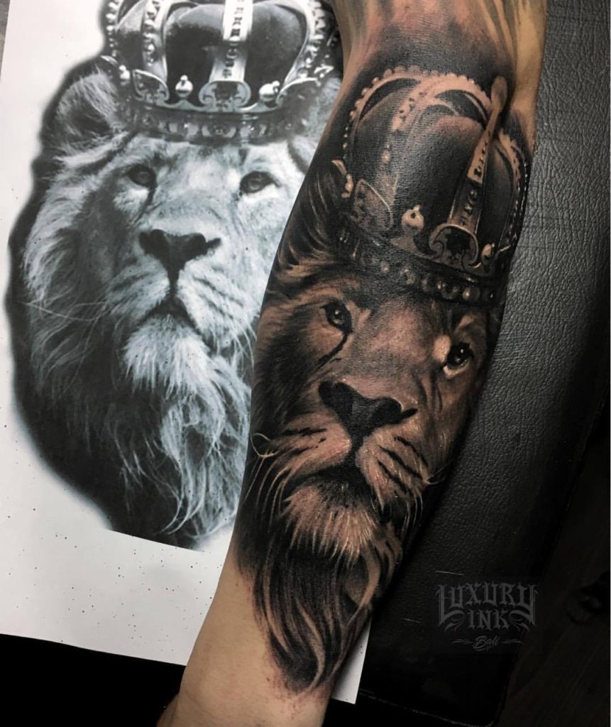 King lion tattoo by Ukix Tattoo